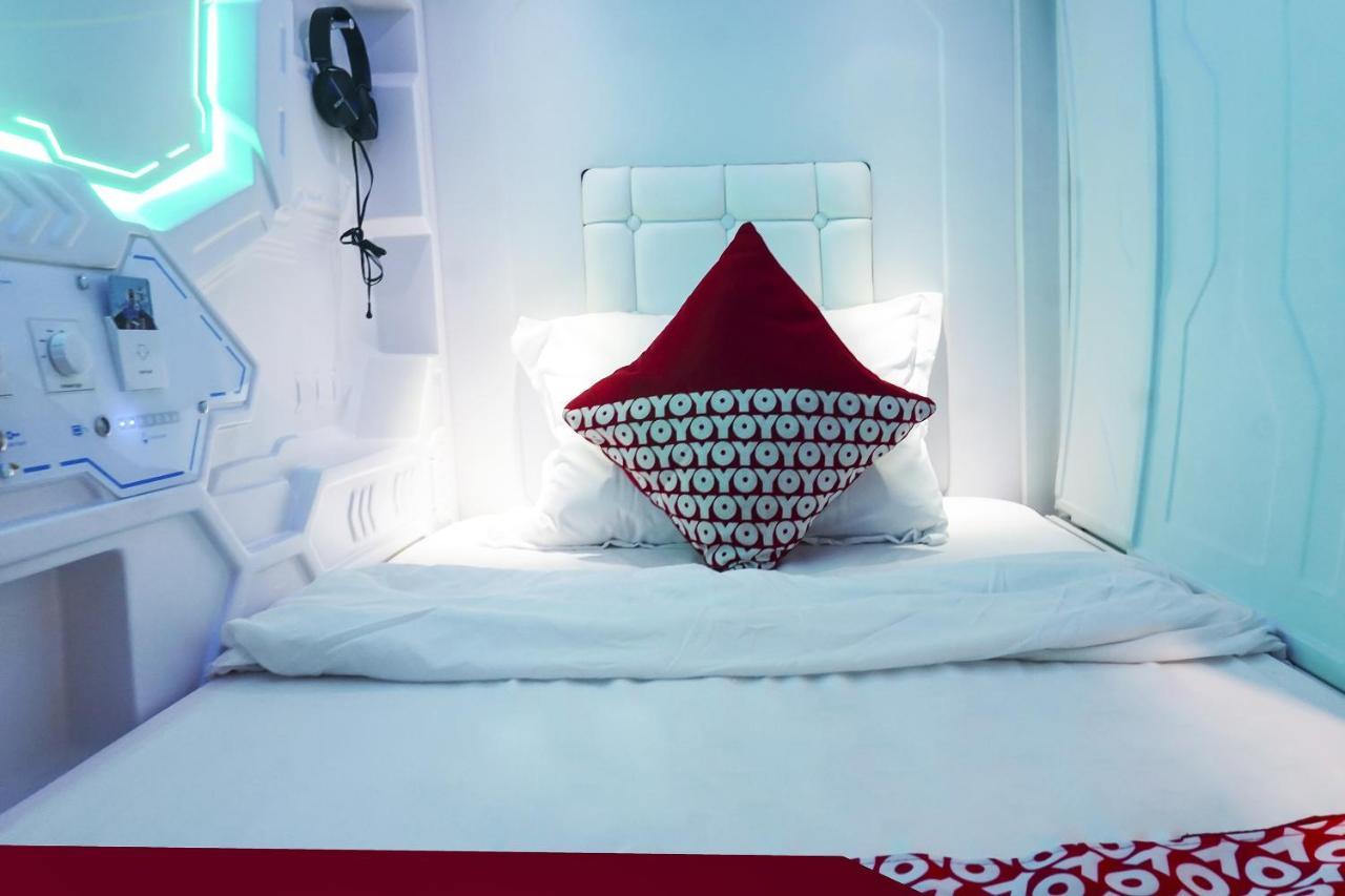 ג'קרטה Super Oyo 91328 Fiducia Capsule Hotel מראה חיצוני תמונה