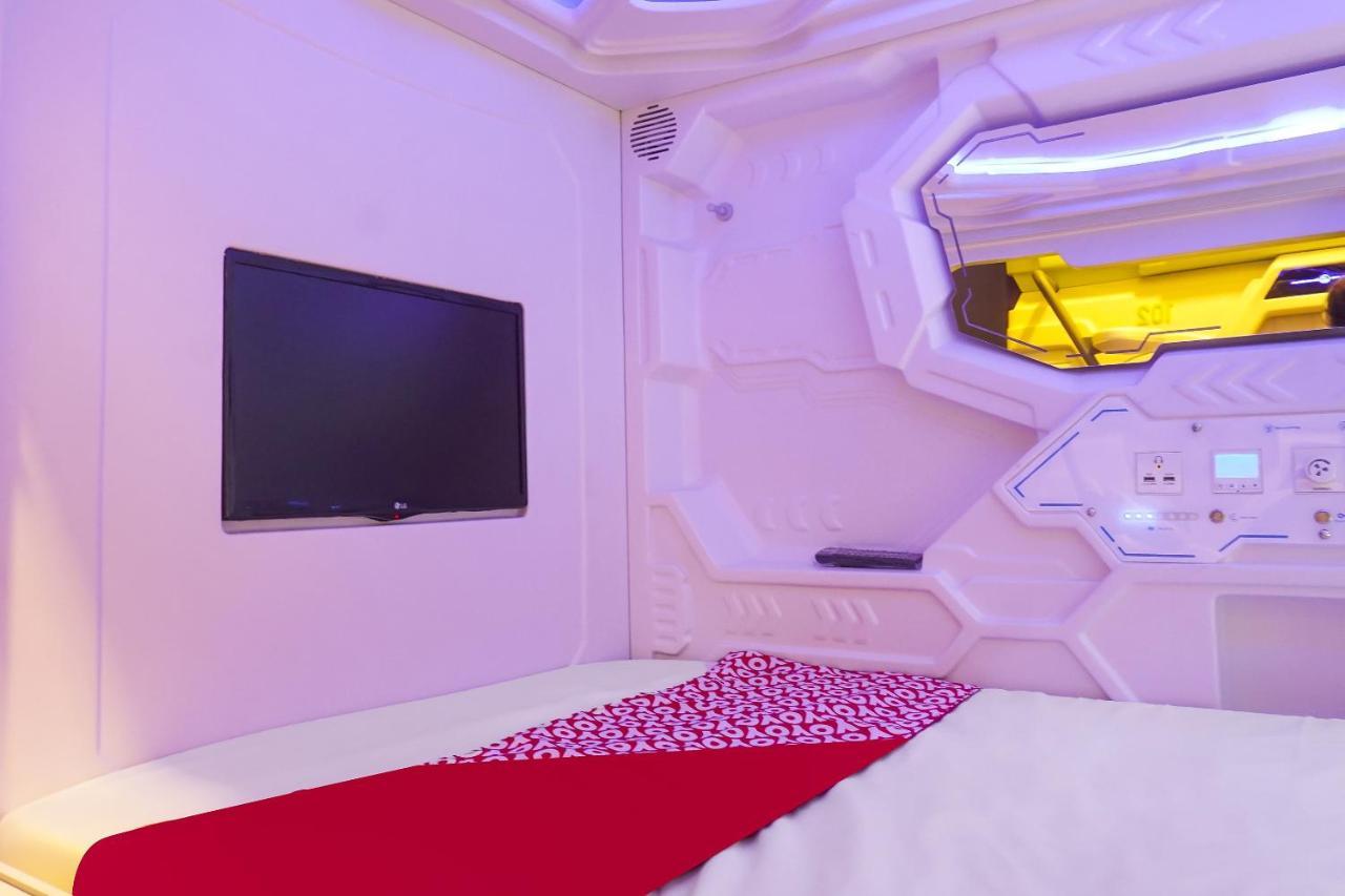 ג'קרטה Super Oyo 91328 Fiducia Capsule Hotel מראה חיצוני תמונה