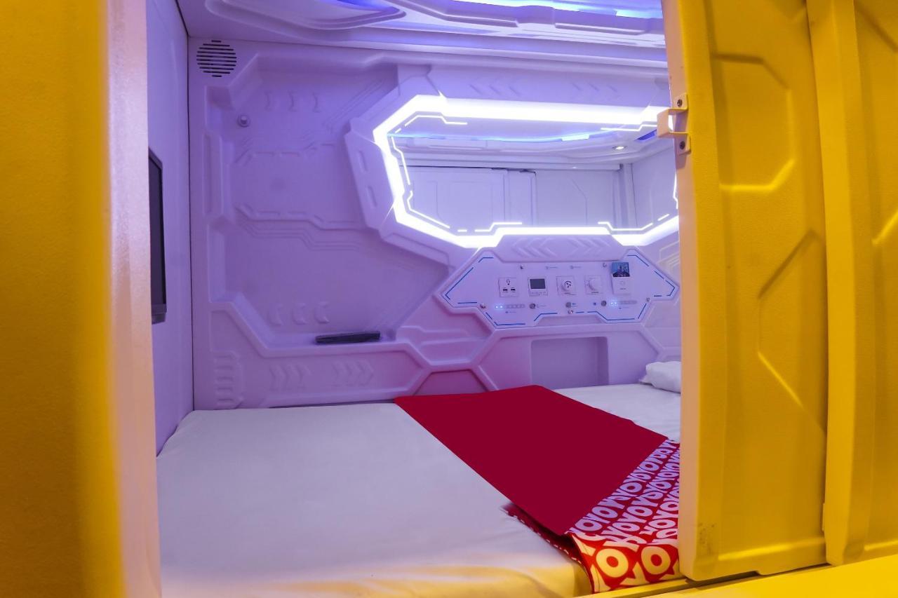 ג'קרטה Super Oyo 91328 Fiducia Capsule Hotel מראה חיצוני תמונה